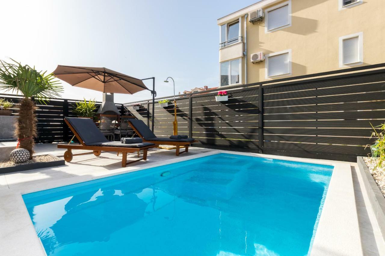 Apartment Milana With Privat Pool & Garden, 300M From Beach Kaštela Exteriér fotografie